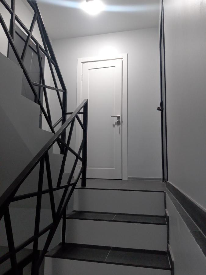 New Apartments Vip 3 Lviv Exterior photo